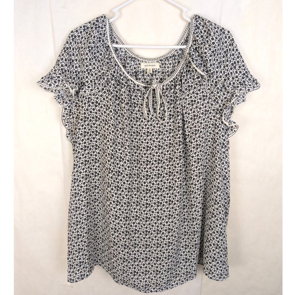 Max Studio black and white floral ruffled top Size 1X Boho Dainty Cottagecore